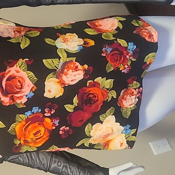 Guess Chateau Rose Floral Sheer Mesh Sleeves Sweetheart top Size Large - Picture 5 of 10